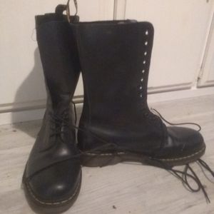 Dr. Martens 1914 14-eye